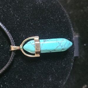 Handcrafted Turquoise Healing Crystal Point Necklace Silver tone Leather Necklac